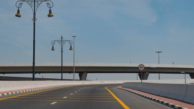 BAE 'de şehir yolu. Yüksek kalite fotoğraf