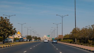 Sharjah, UA- 16042023: Sharjah şehir manzarası. Yüksek kalite fotoğraf