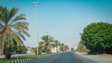 Dubai, uae - Mart 3, 20 0 2: Dubai caddelerinde trafik