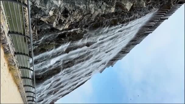 Khorfakkan瀑布白天 阿联酋地标 高质量的4K镜头 — 图库视频影像