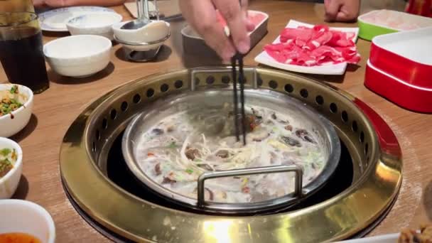 Chińska Pikantna Kuchnia Gorącą Trawką Wysokiej Jakości Materiał Filmowy Fullhd — Wideo stockowe