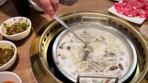 Cocina China Picante Olla Caliente Imágenes Fullhd Alta Calidad — Vídeo de stock