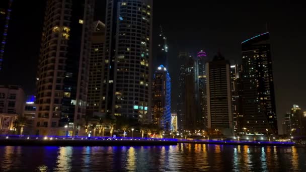 Gece Modern Şehir Gece Dubai Marina Manzarası Yüksek Kalite Görüntü — Stok video