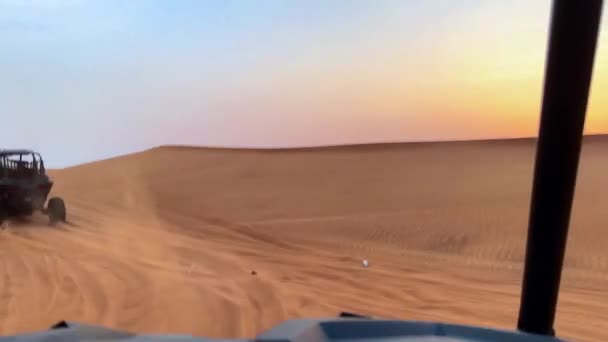Extremes Sandfahren Buggy Fahrt Der Wüste Sonnenuntergang Der Wüste Hochwertiges — Stockvideo