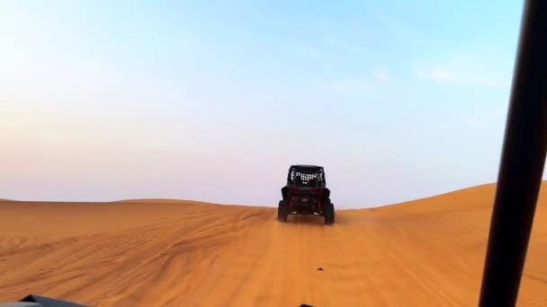 Montar Arena Extrema Paseo Buggy Desierto Puesta Sol Del Desierto — Vídeos de Stock