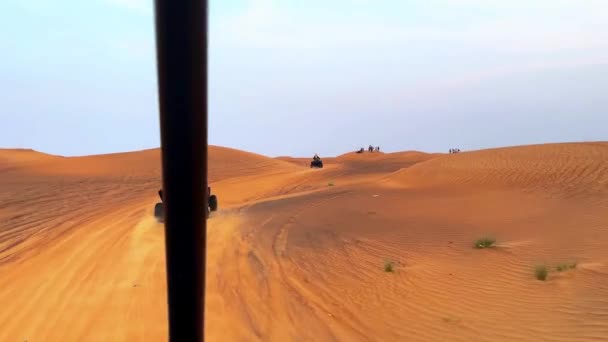 Экстремальная Езда Песке Катание Колясках Пустыне Закат Пустыни Высококачественные Кадры — стоковое видео