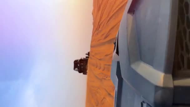 Extreem Zand Rijden Buggy Rijden Woestijn Woestijn Zonsondergang Hoge Kwaliteit — Stockvideo