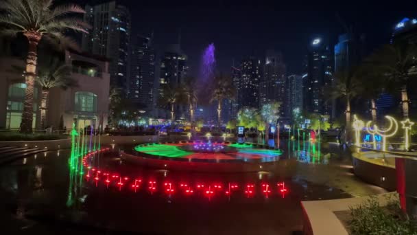Gece Dubai Marina Yürüyüş Alanı Yüksek Binalar Geceleri Aydınlık Yüksek — Stok video