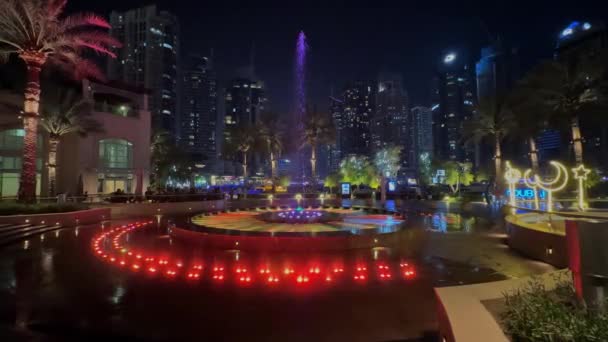 Gece Dubai Marina Yürüyüş Alanı Yüksek Binalar Geceleri Aydınlık Yüksek — Stok video