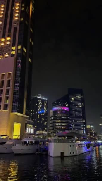 Nachtansicht Des Dubai Marina Walk Area Hochhäuser Leuchten Der Nacht — Stockvideo