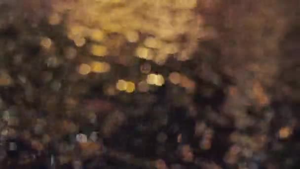 Lueur Trouble Lumière Dans Rue Silhouettes Floues Des Gens Nuit — Video