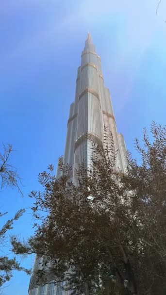 두바이 낮에는 낮에는 Burj Khalifa가 닫힙니다 고품질 Fullhd — 비디오