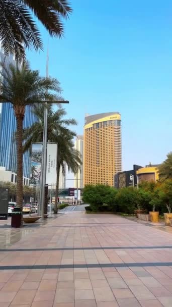 Vista Cidade Dubai Cidade Moderna Céu Azul Com Edifícios Altos — Vídeo de Stock
