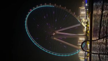 Gece modern şehir, gece Dubai Marina manzarası. Yüksek kalite 4k görüntü