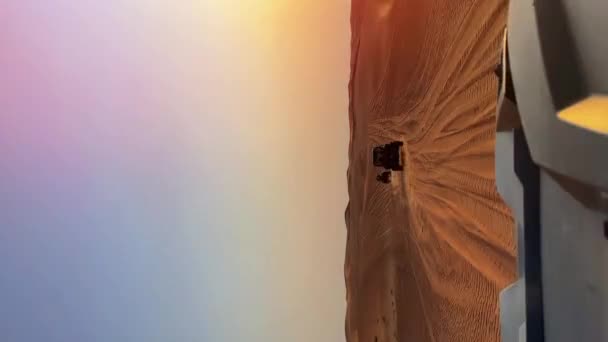 Ekstremalna Jazda Piasku Przejażdżka Powozem Pustyni Pustynny Zachód Słońca Wysokiej — Wideo stockowe