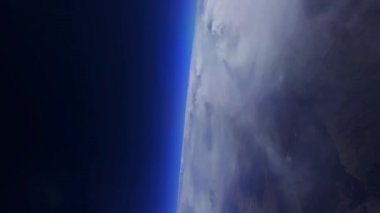 Güneş ve bulutlar.