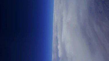 Dünya 'nın yukarıdan görünüşü