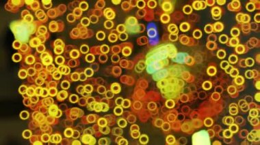 Bulanık bokeh arkaplan, parlayan kırmızı ve sarı