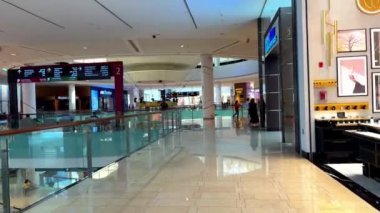 Havaalanının içi.