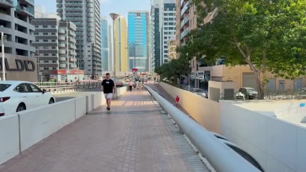 두바이 에미리트 2입니다 두바이 시내에서 인구가 하나입니다 — 비디오