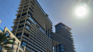 Dubai, Business Bay bölgesi, gündüz vakti. Yüksek kalite 4k görüntü