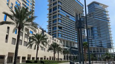 Dubai, Business Bay bölgesi, gündüz vakti. Yüksek kalite 4k görüntü