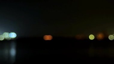 Işığın soyut bokeh arkaplanı, ışık sızıntısı arka plan animasyon stok görüntülerini etkiler. Mercek ışığı etrafta yanıp sönüyor ve soyut bir arka plan animasyonu oluşturuyor. 4K 'de klasik ışık sızıntısı, sarı Horizon klas ışık sızıntısı. Yüksek kalite 