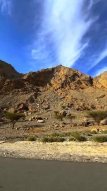 İsrail eyaletinin kuzeyindeki beton adasının dağlarındaki manzara.