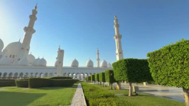 Şeyh Zayed, Abu Dabi 'deki Büyük Cami.