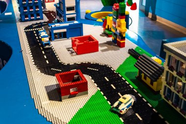 Dubai, UA- 06122024 Legoland Dubai parkları, eğlence parkları. Yüksek kalite 4k görüntü