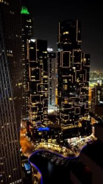 Şehrin gece manzarası