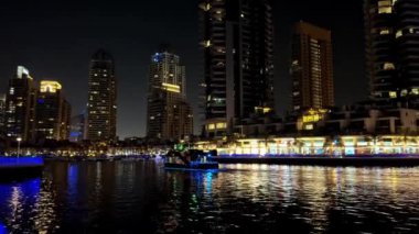 Gece Dubai Marina, BAE