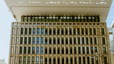 Modern şirket mimarisi, iş ve başarı konseptine sahip şehir manzaralı ofis binaları. Yüksek kalite fotoğraf