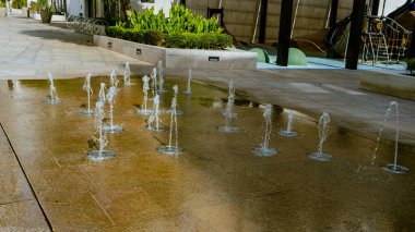 Modern şirket mimarisi, iş ve başarı konseptine sahip şehir manzaralı ofis binaları. Yüksek kalite fotoğraf