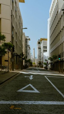 Modern şirket mimarisi, iş ve başarı konseptine sahip şehir manzaralı ofis binaları. Yüksek kalite fotoğraf