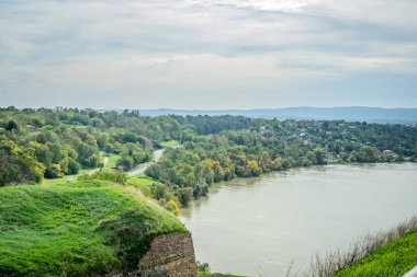 Trier şehrindeki Ren nehrinden manzara - Almanya