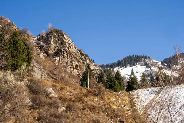 Dağlar, kış tatili. Yüksek kalite fotoğraf