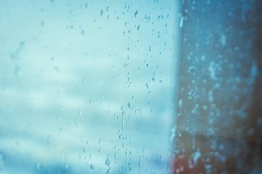 Yağmurlu pencere manzarası. Yüksek kalite fotoğraf