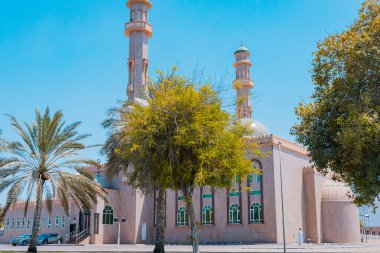 Eski Sharm el Sheikh kasabasındaki caminin manzarası..