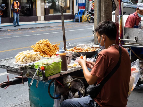 Concedetevi Deliziose Delizie Della Scena Street Food Bangkok Abile Venditore — Foto Stock