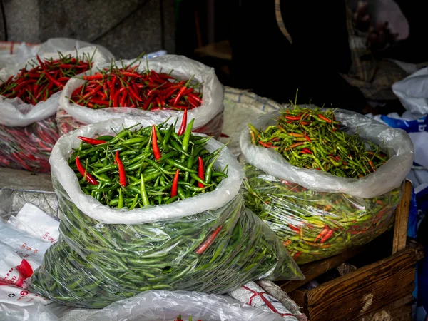 Vibrante Mercado Rua Banguecoque Tailândia Sacos Consideráveis Revestem Frutos Picantes — Fotografia de Stock