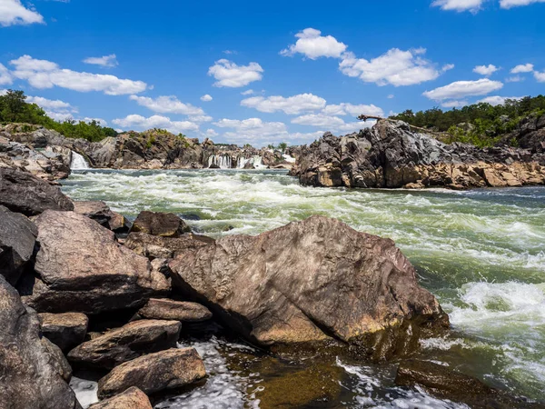 Majestic Great Falls Brult Cascades Een Adembenemende Vertoning Van Natuurlijke — Stockfoto