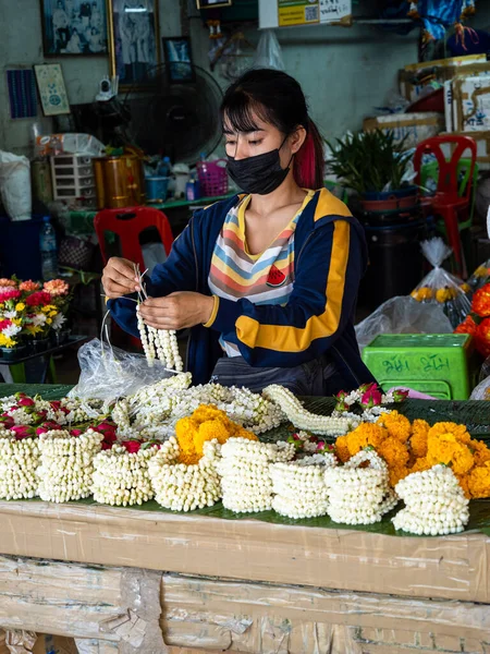 Λουλούδια Μεταμορφώνονται Phuang Malai Τις Εκπληκτικές Γιρλάντες Του Πολιτισμού Της — Φωτογραφία Αρχείου