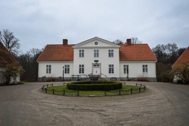 Hssleholm 'ün huzur dolu güzelliklerine gömülmüş tarihi Hsslemsgrden' e hoş geldiniz..