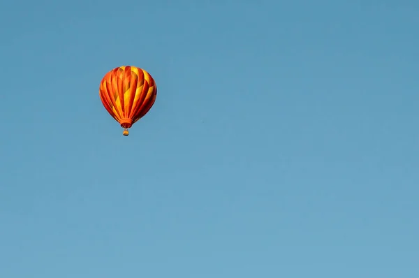 Balão Quente Colorido Contra Céu Azul Foto Alta Qualidade — Fotografia de Stock
