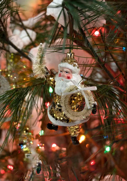 Dekoracja Choinkowa Choince Świąteczne Tło Światła Świąteczne Kartka Świąteczna — Zdjęcie stockowe
