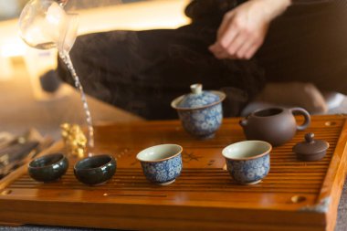 Geleneksel Japon Çay Seremonisi Yapan Kadın