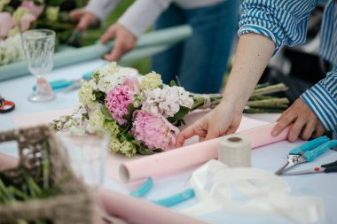 Çiçek ambalajlama Taze Çiçekler Buket Düzenleme