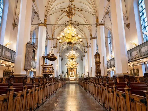 丹麦哥本哈根 我们救主教堂内部的长期曝光镜头 — 图库照片