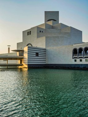 Katar, Doha 'daki rıhtımdan İslam Sanatları Müzesi manzarası